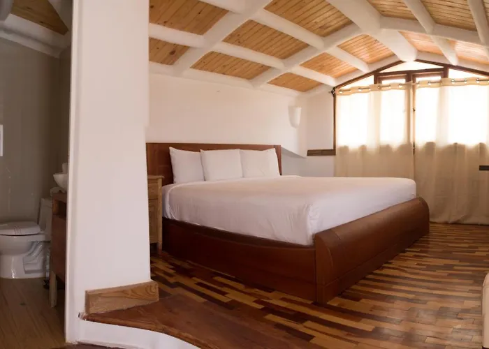 Waman Qorikancha Hotel