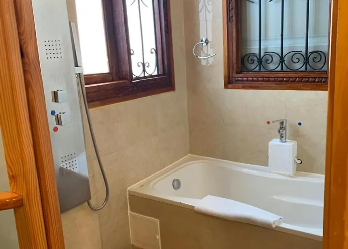 Waman Qorikancha Hotel